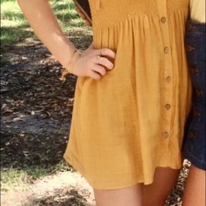 Host Pick! Skyler & Madison size small linen dress